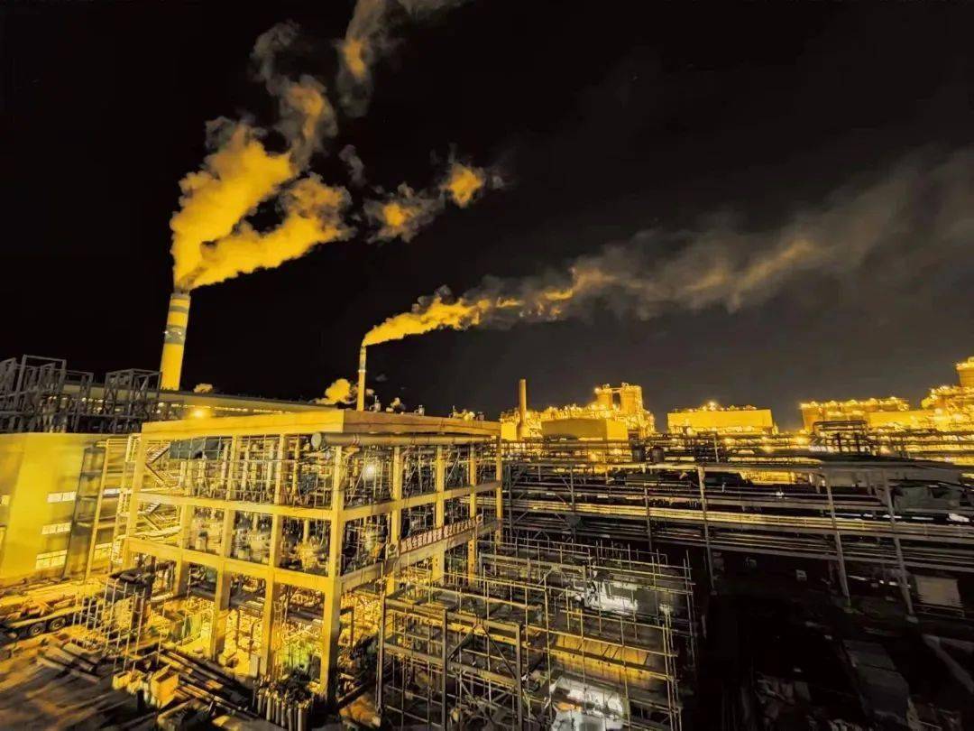 總投資近200億元,恒力石化160萬(wàn)噸/年高性能樹(shù)脂及新材料項(xiàng)目點(diǎn)火成功